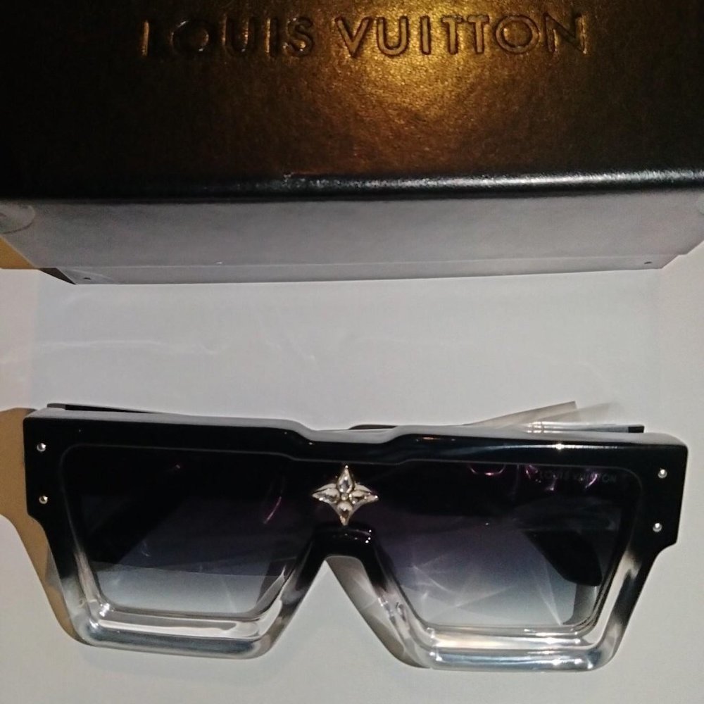 Louis Vuitton Men's Black Sunglasses
